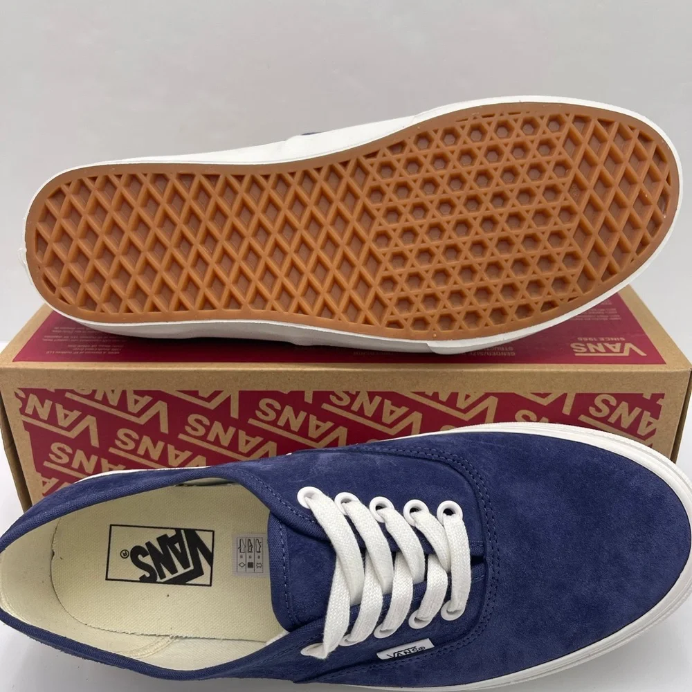 Vans WMNS Authentic
Pig Suede Deep Twilight Sneakers
VN000D7YEMT - Picture 3 of 16